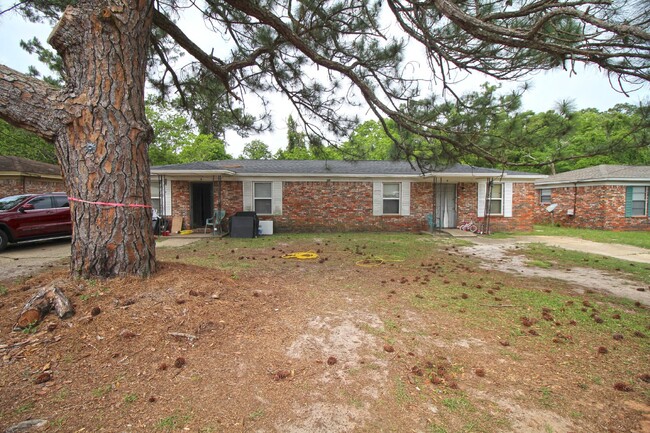 Building Photo - Updated 2-Bedroom Duplex in West Pensacola...