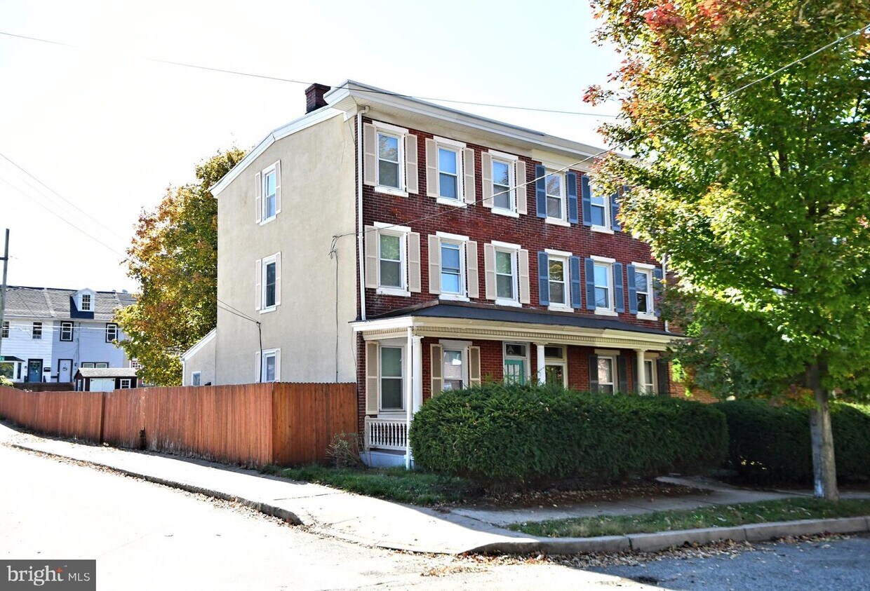 314 Washington Ave, Phoenixville, PA 19460 House Rental in