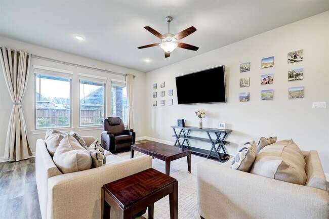 Building Photo - 28242 Whitmore Bend Dr