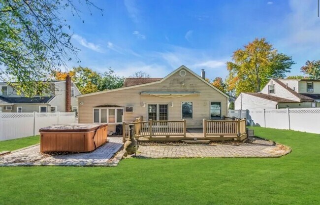 Foto del edificio - 1308 Sunnyfield Dr