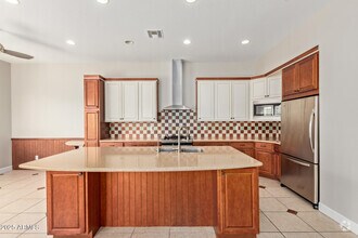 Building Photo - 9366 E Celtic Dr