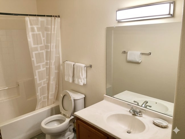 Building Photo - 8427 Thunder Ridge Way #203