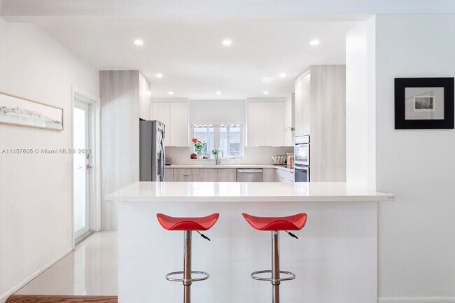 Foto del edificio - 1244 Alhambra Cir