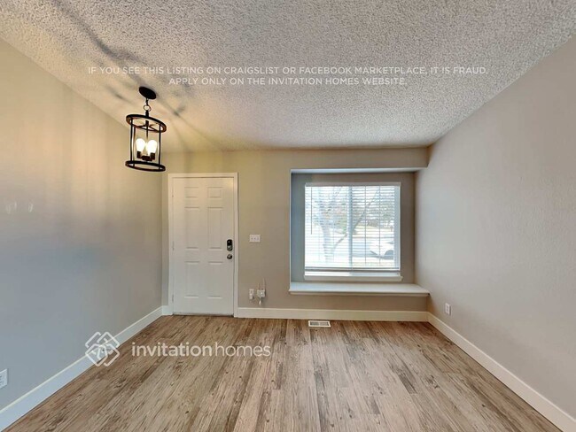 Foto del edificio - 9925 Stonebriar Ln