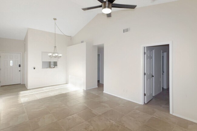 Building Photo - Ironwood Villas Annual Villa for Rent