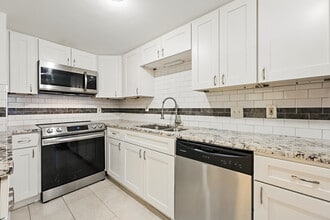 Building Photo - 5811 Atlantic Blvd