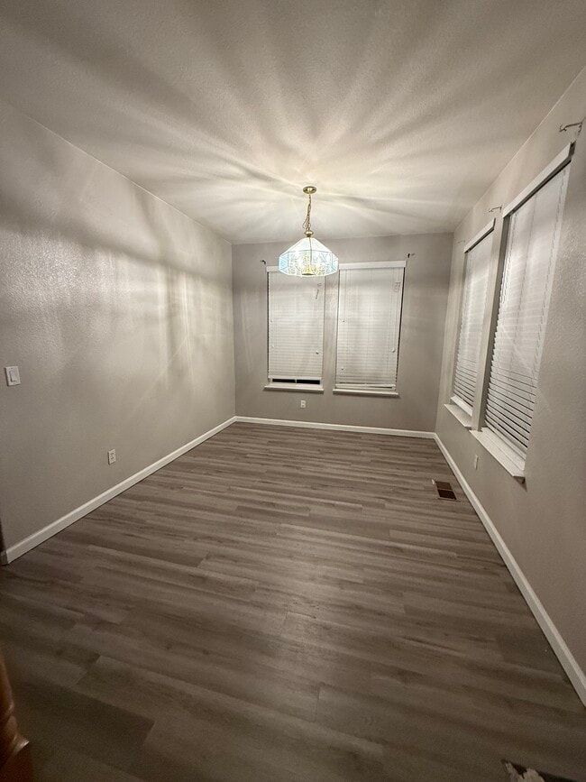 Building Photo - 5815 Sonora Pass Dr