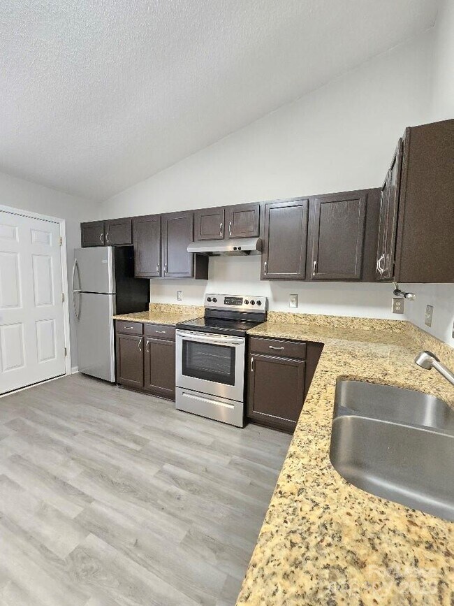 Building Photo - 6403 Caymus Dr