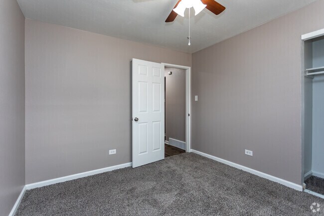 1BR, 1BA - 800SF - Brentwood Manor Apartments