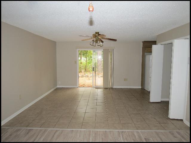 Building Photo - 609 Nan Cir