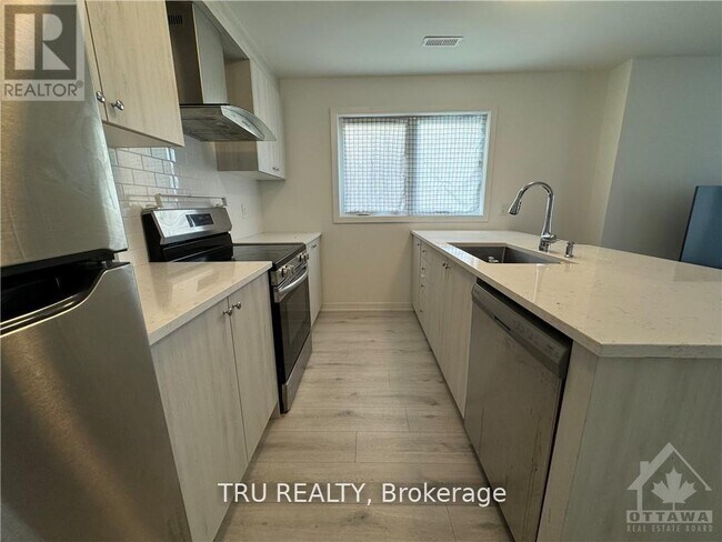 Building Photo - 956 Chapman Mills Dr