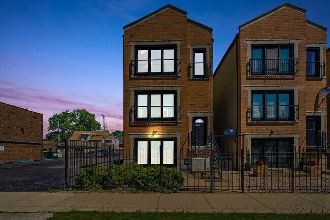 Building Photo - 4648 W 63rd St