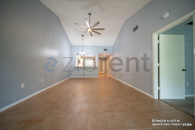 Foto del edificio - 4817 Winslow Beacon