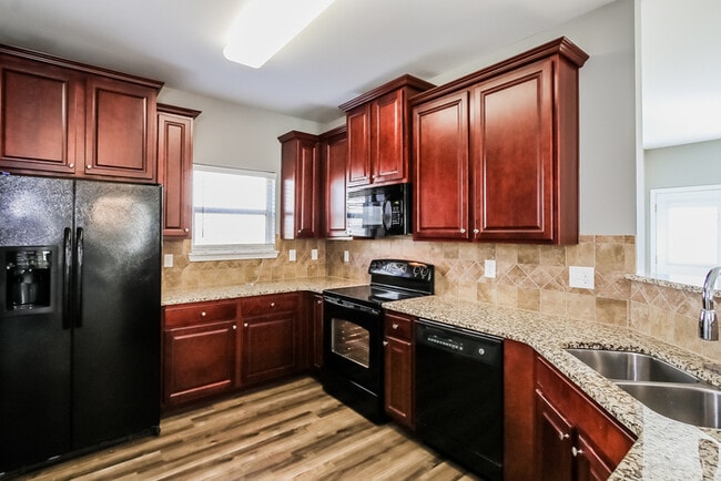 Foto del edificio - 465 Lory Ln