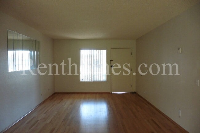 Foto del edificio - 7576 Winterwood Ln