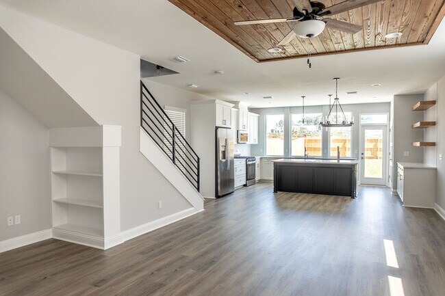 Foto del edificio - 1418 Landon Hills Dr