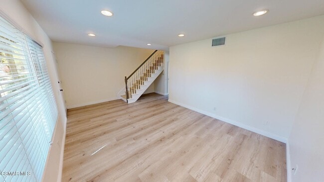 Building Photo - 588 Rio Grande Cir