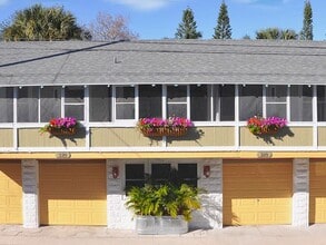 Building Photo - 320 7th Ave N
