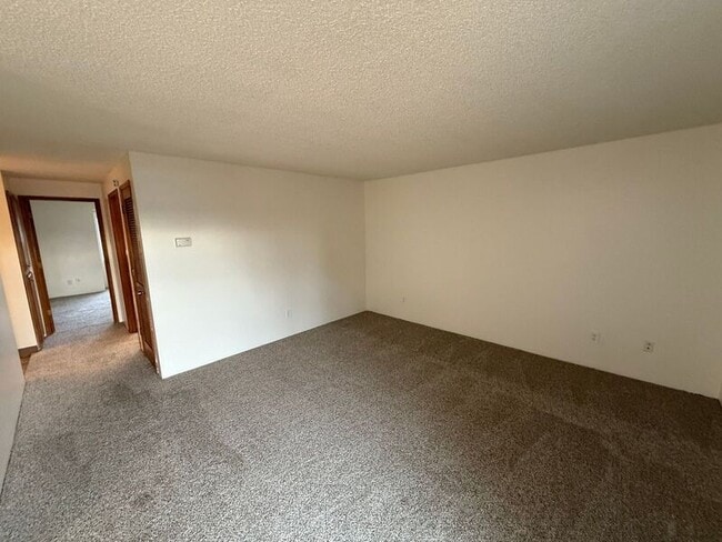 Building Photo - 653 Glen Creek Rd NW