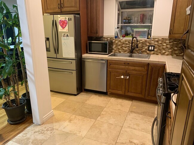 cocina, nuevo frigorífico, lavavajillas - 5037 Parkglen Ave