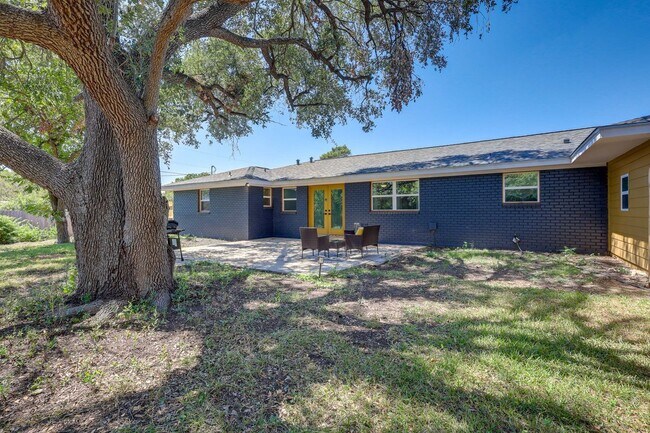 Foto del edificio - 2601 Bluejay Dr