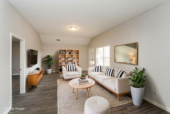 Foto del edificio - 4588 Longtree Ave
