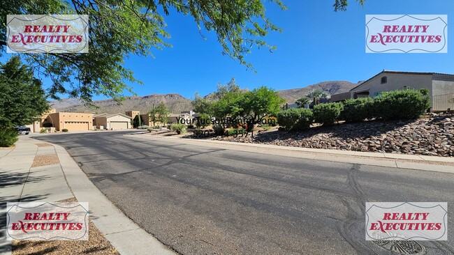 Building Photo - Sabino Springs - 2 bedroom, 2 bathrooms ho...