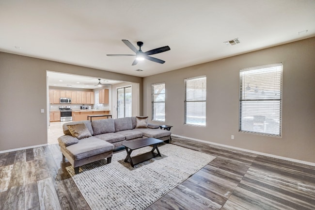 Building Photo - 10223 W Raymond St