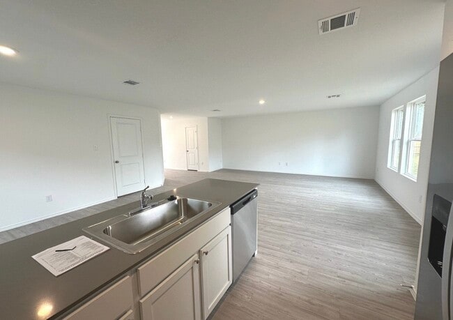 Foto del edificio - 9903 Jenny Grist