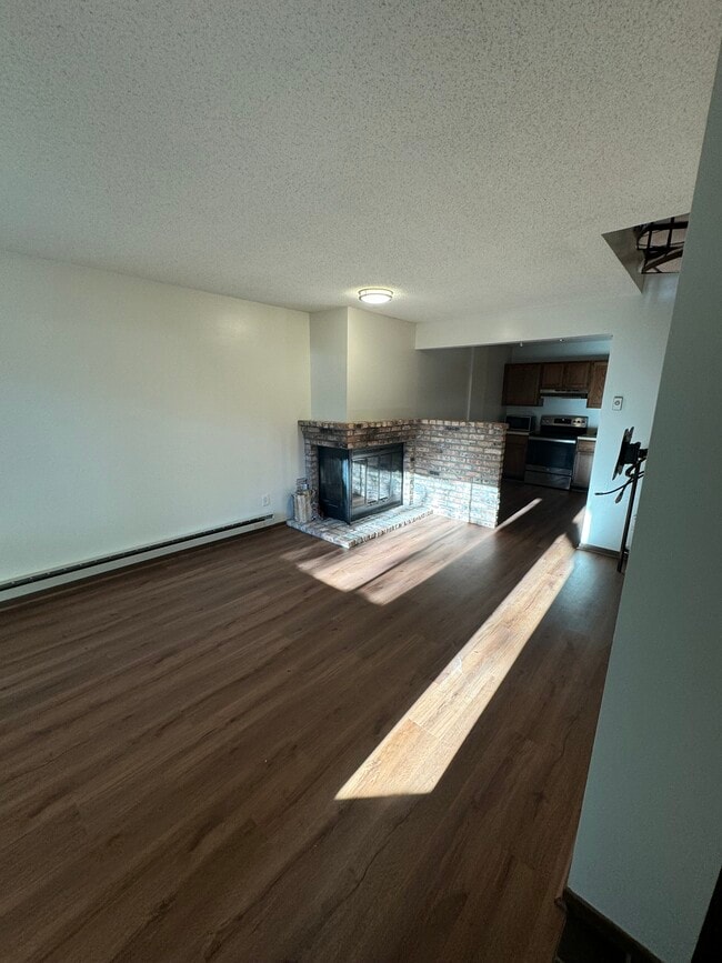 Building Photo - 2260 Ridge Dr