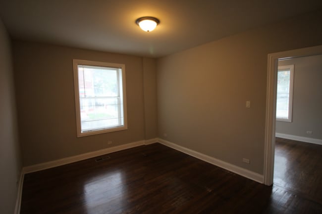 Building Photo - 3800 W Irving Park Rd