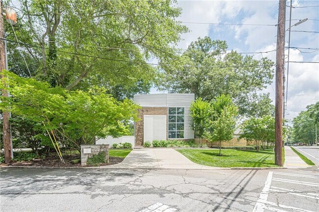 Foto del edificio - 2269 Briarwood Hills Dr NE