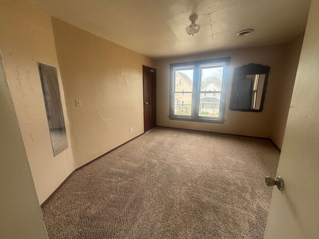 Foto del edificio - 718 24th Ave NE