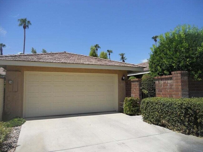 Building Photo - 231 Santa Barbara Cir