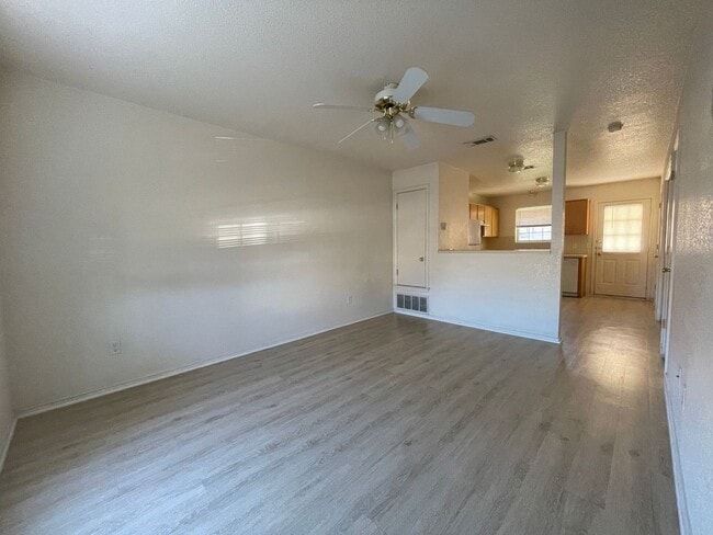 Building Photo - 4506 Sylvia Dr
