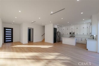 Building Photo - 14121 Emelita St