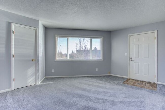 Building Photo - 2bed/1bath Available NOW! SPRING SPECIAL 1...