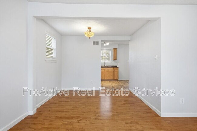 Foto del edificio - 3228 Dunnbury Ct