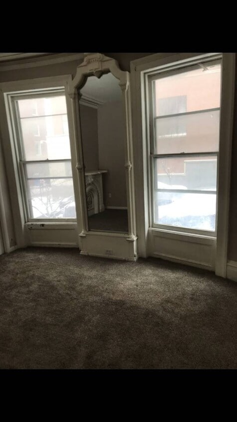 Primary Photo - 81 Columbia St