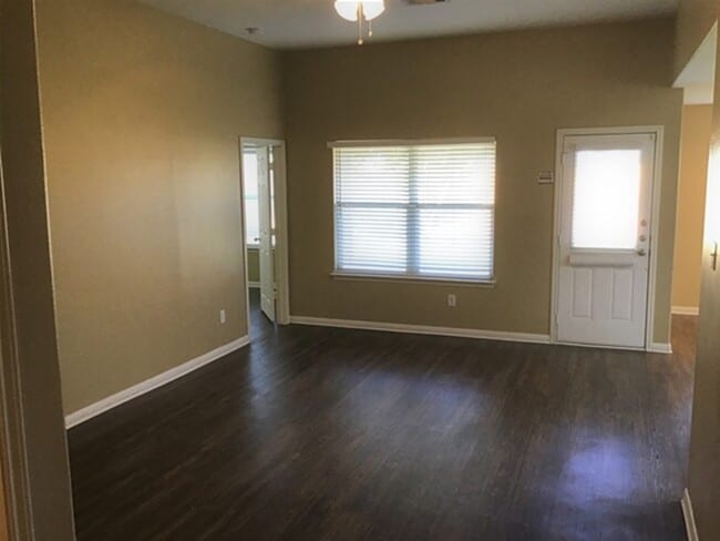 Foto del edificio - 3926 Cloudbluff Ln