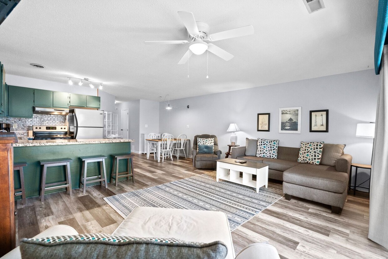 Foto principal - Fully Furnished W/ All Utilities Included!...