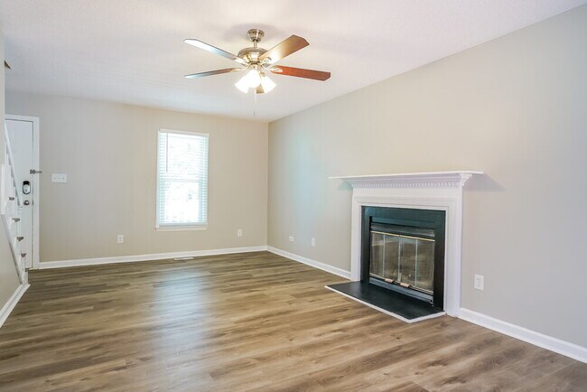 Foto del edificio - 4912 Matlock Ct