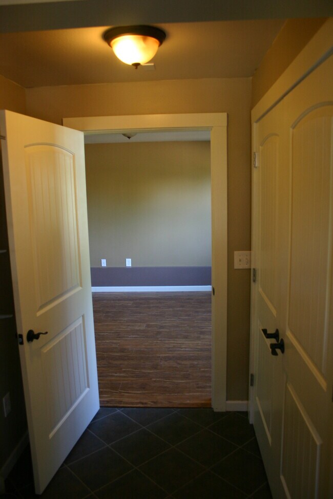 Foto del edificio - 5011 Black Lake Blvd SW
