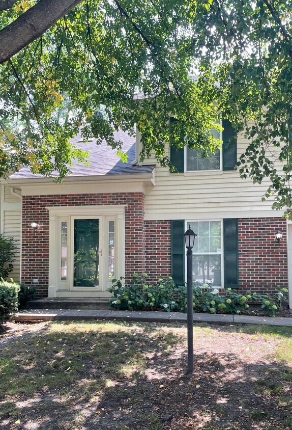 Foto principal - 1150 Coldspring Rd