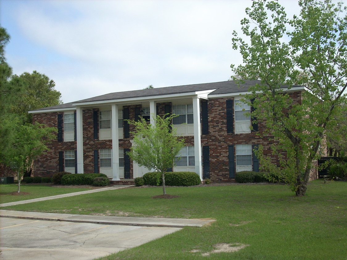 Primary Photo - San Reid Apartments