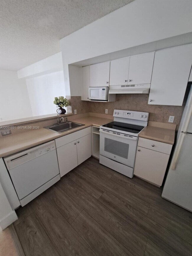 Foto del edificio - 5085 NW 7th St