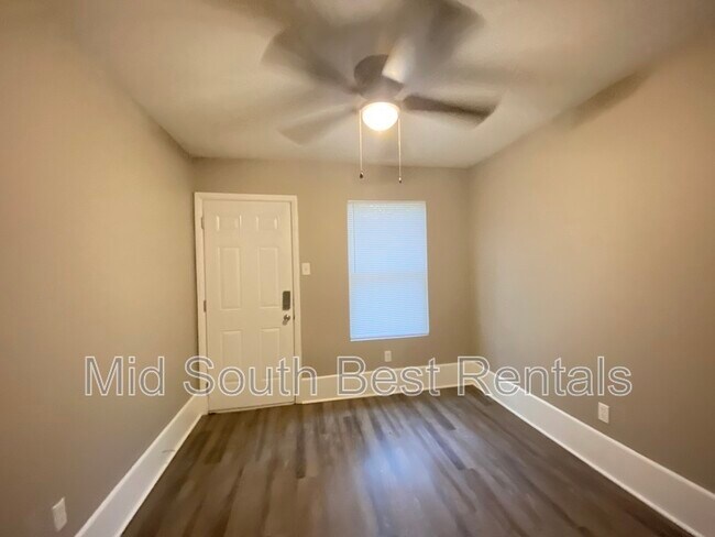 Foto del edificio - 324 Clint Rd