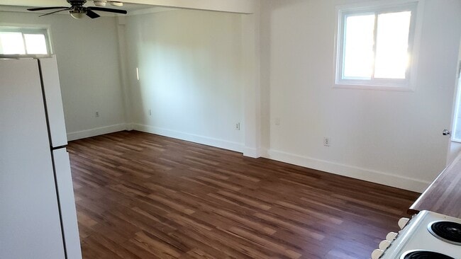 Espacio habitable versátil y bañado por el sol - 8176 Egret Rd