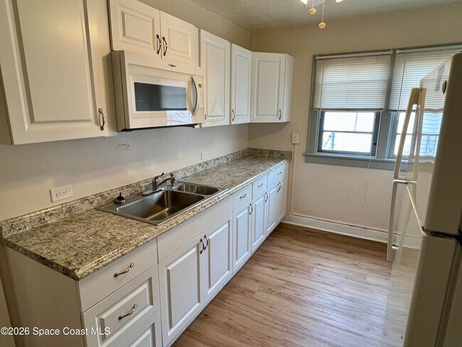 Foto del edificio - 2104 Waverly Pl