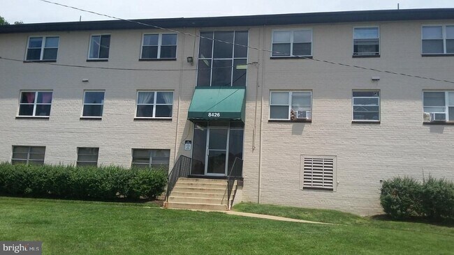 Building Photo - 8426 Richmond Hwy